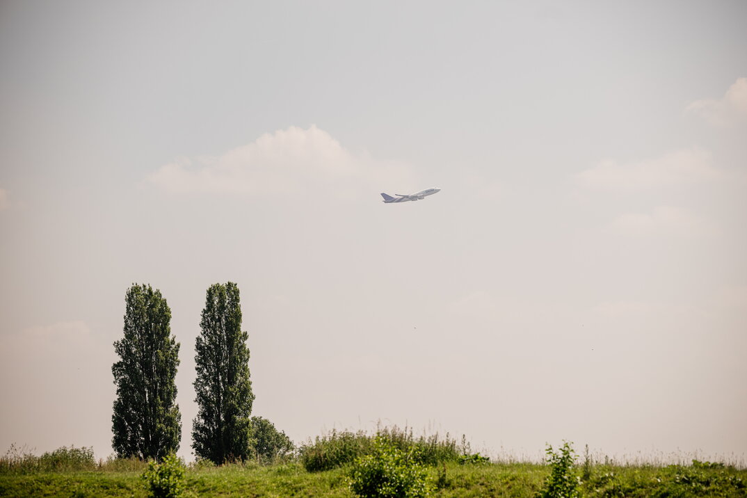 Vliegtuig in de buurt van MAA